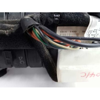 Recambio de consola central para kia carens iv 1.7 crdi referencia OEM IAM 84630A4050  