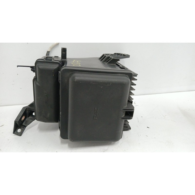 CAJA RELES / FUSIBLES