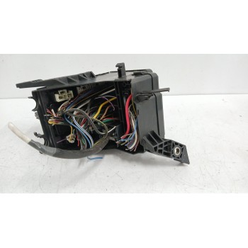 Recambio de caja reles / fusibles para lexus rx 3.3 v6 24v cat referencia OEM IAM 8262048050  