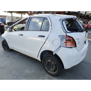 toyota yaris del año 2010