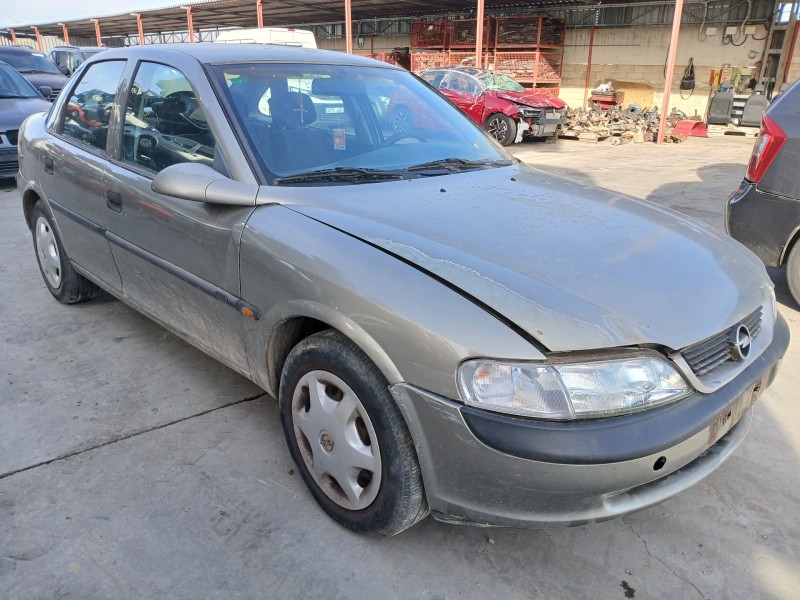 OPEL VECTRA B BERLINA