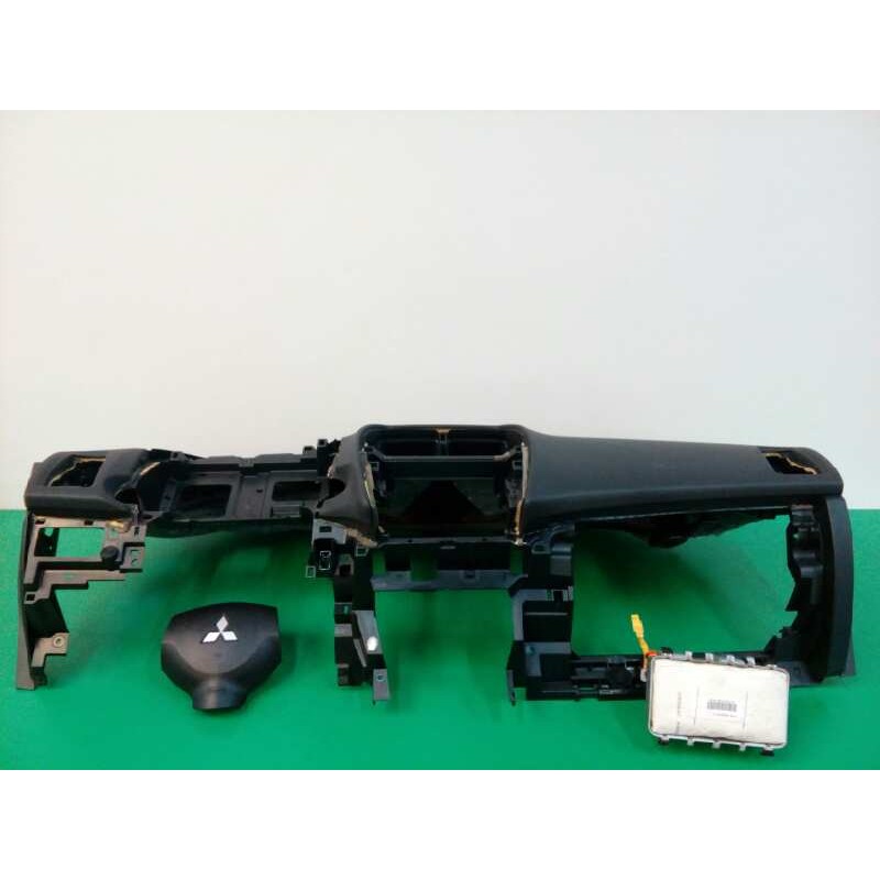 Recambio de salpicadero para mitsubishi asx (ga0w) motion 2wd referencia OEM IAM  7030A249XA 7030A235