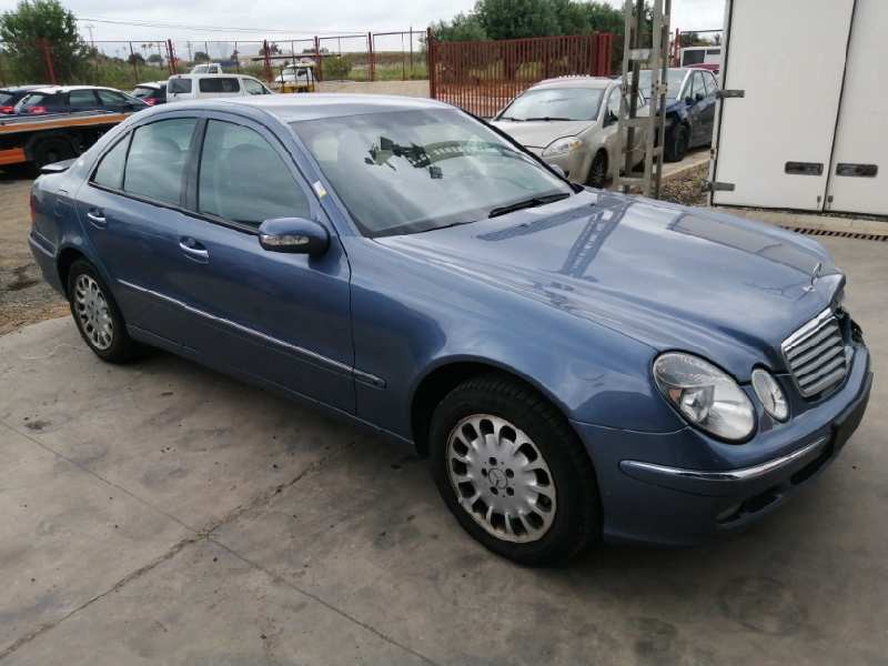 mercedes-benz clase e (w211) berlina del año 2002