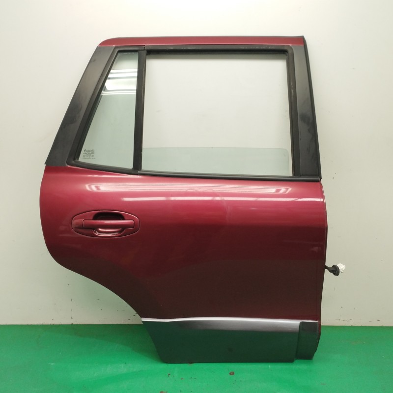 Recambio de puerta trasera derecha para hyundai santa fe (sm) 2.0 crdi cat referencia OEM IAM 7700426110  