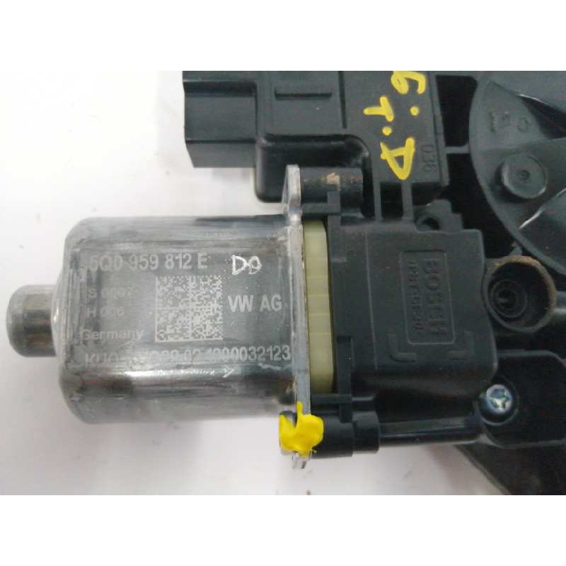 MOTOR ELEVALUNAS TRASERO DERECHO 0130822724