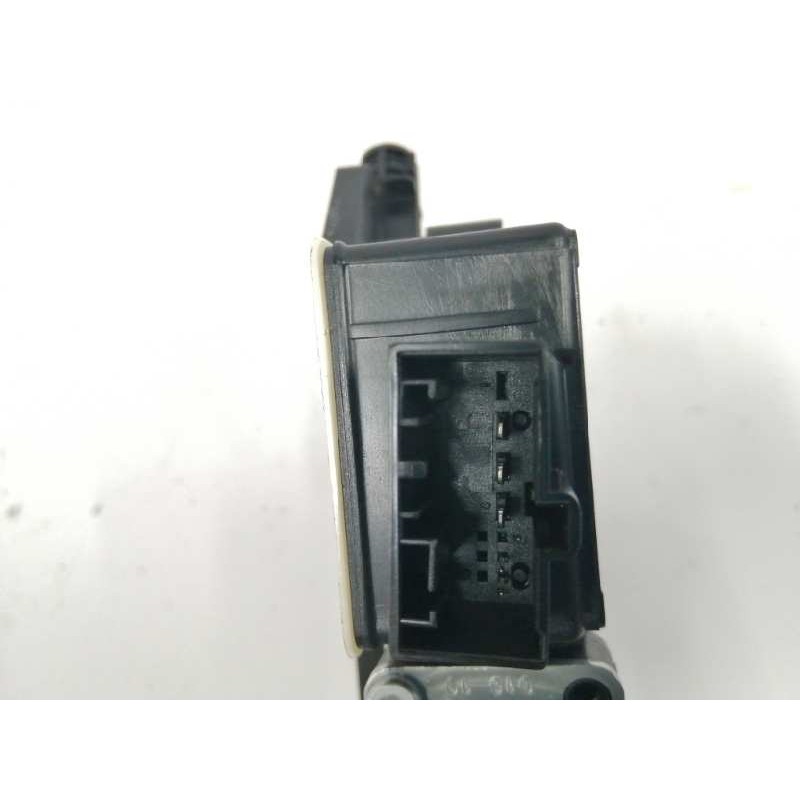 MOTOR ELEVALUNAS TRASERO DERECHO 0130822724