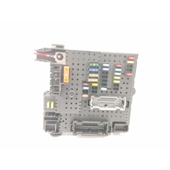 CAJA RELES / FUSIBLES 30786646 