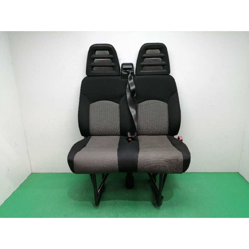 Recambio de asiento delantero derecho para iveco daily ka 2.3 diesel cat referencia OEM IAM  DOBLE 