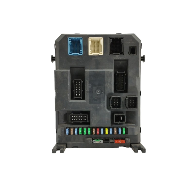 Recambio de caja reles / fusibles para citroën c3 attraction referencia OEM IAM 9666952180  