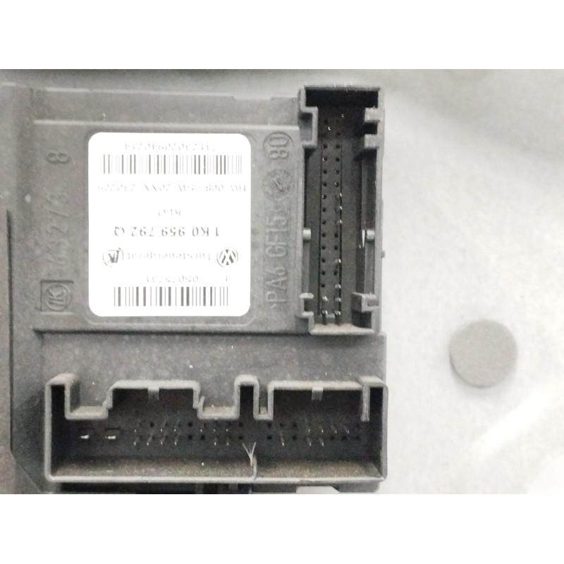 ELEVALUNAS DELANTERO IZQUIERDO 117119J 2K2837751DP