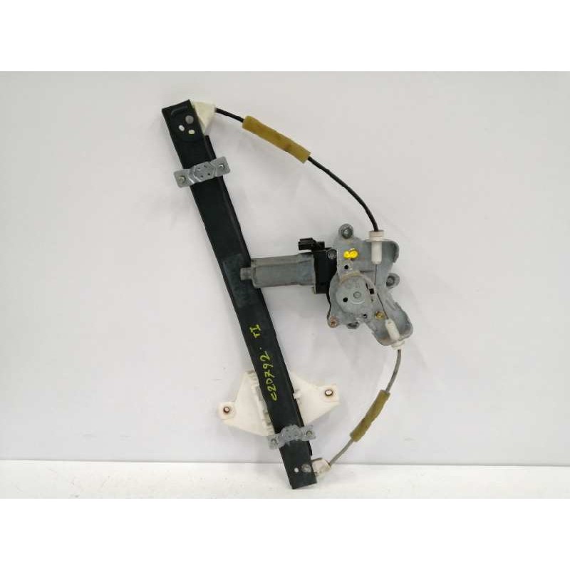 Recambio de elevalunas trasero izquierdo para ssangyong rodius xdi referencia OEM IAM 7333021000  