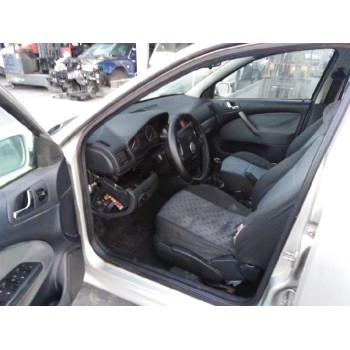 skoda octavia berlina (1u2) del año 2001