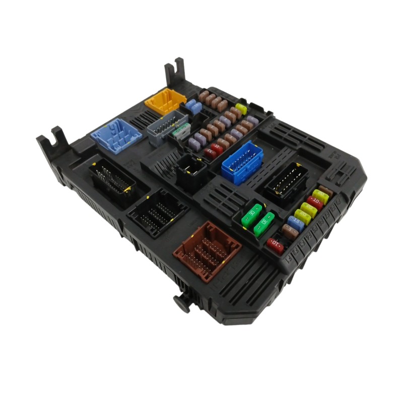 CAJA RELES / FUSIBLES