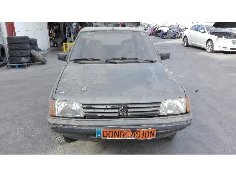 PEUGEOT 205 BERLINA