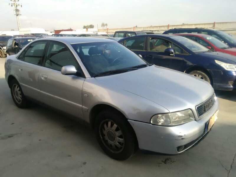 AUDI A4 BERLINA (B5)