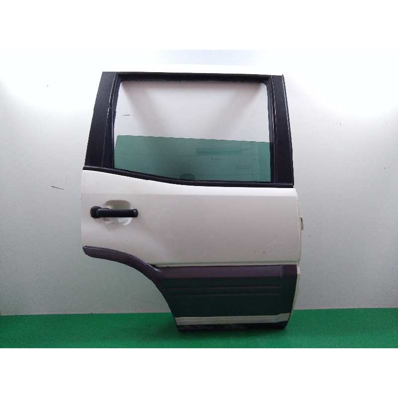 Recambio de puerta trasera derecha para nissan terrano/terrano.ii (r20) aventura referencia OEM IAM   