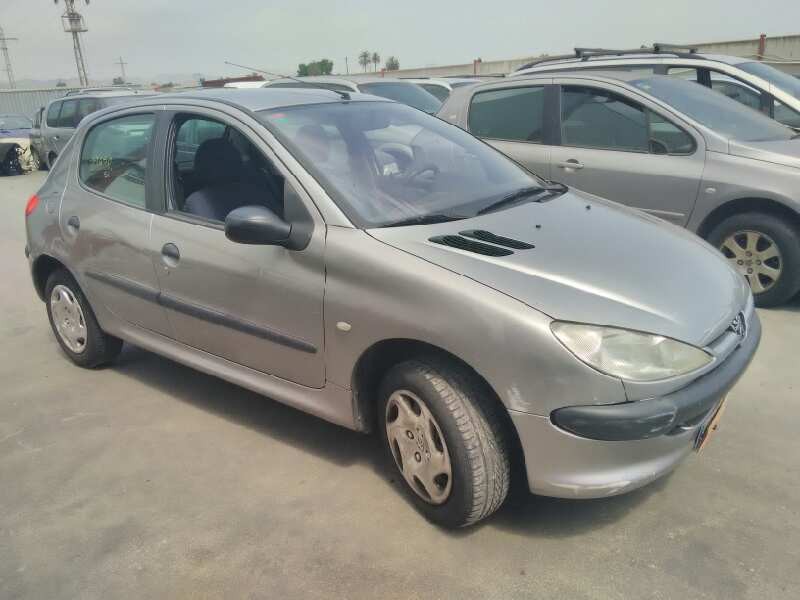 PEUGEOT 206 BERLINA