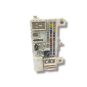 Recambio de caja reles / fusibles para volvo s40 ii (544) 1.6 d referencia OEM IAM 8690719  