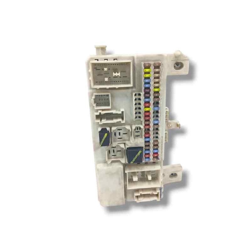 Recambio de caja reles / fusibles para volvo s40 ii (544) 1.6 d referencia OEM IAM 8690719  