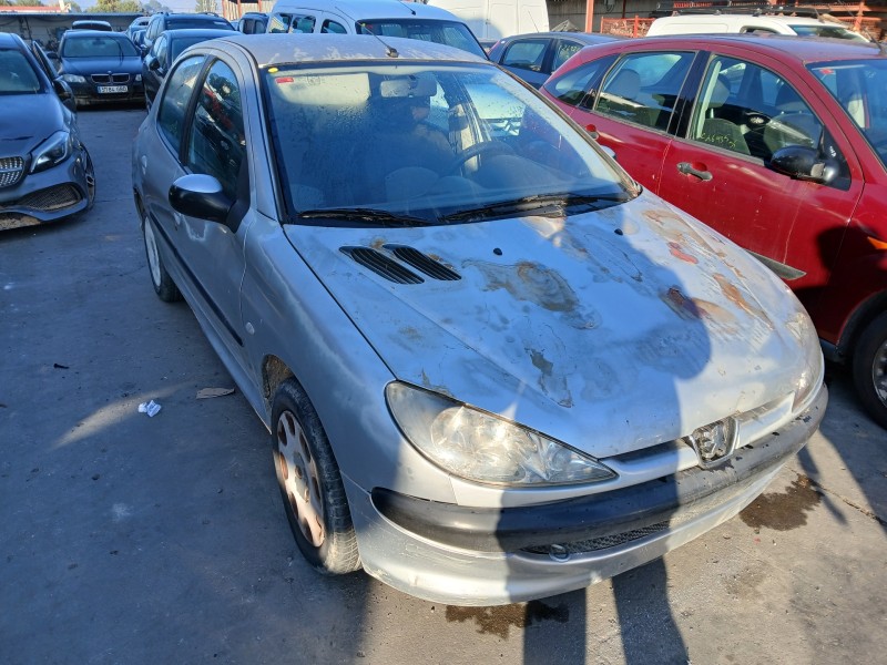PEUGEOT 206 BERLINA