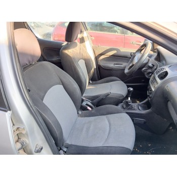 peugeot 206 berlina del año 2004