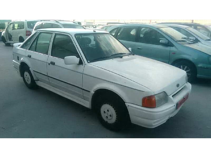 FORD ESCORT BERLINA