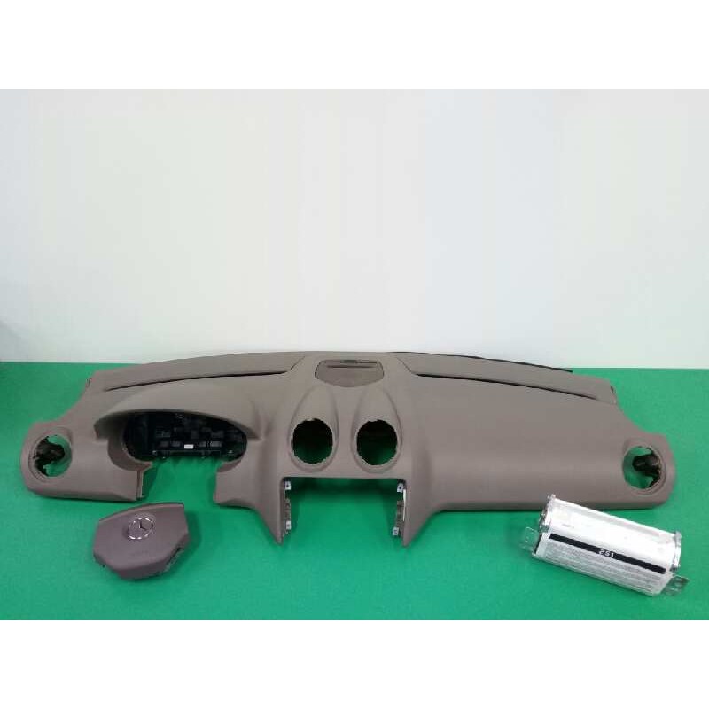 Recambio de salpicadero para mercedes-benz clase m (w164) 3.0 cdi cat referencia OEM IAM A1646800387 A2518600805 A1644600098