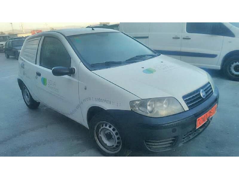 FIAT PUNTO BERLINA (188)