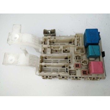 Recambio de caja reles / fusibles para toyota yaris (ksp9/scp9/nlp9) 1.4 turbodiesel cat referencia OEM IAM 8273052700 320068C31