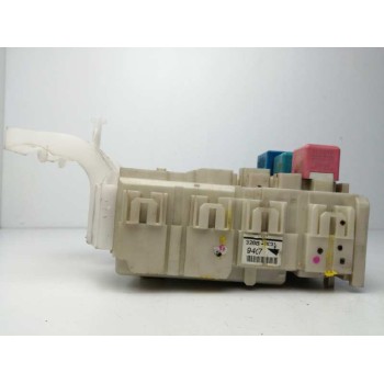 Recambio de caja reles / fusibles para toyota yaris (ksp9/scp9/nlp9) 1.4 turbodiesel cat referencia OEM IAM 8273052700 320068C31