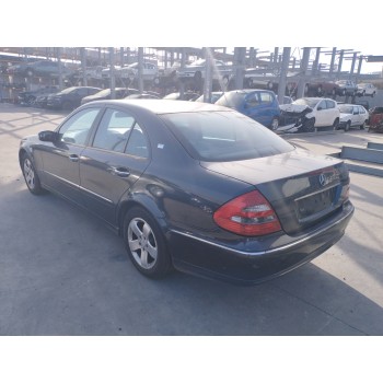mercedes-benz clase e (w211) berlina del año 2002