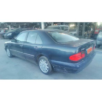 mercedes-benz clase e (w210) berlina del año 2000