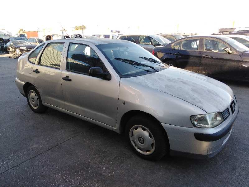 SEAT CORDOBA BERLINA (6K2)