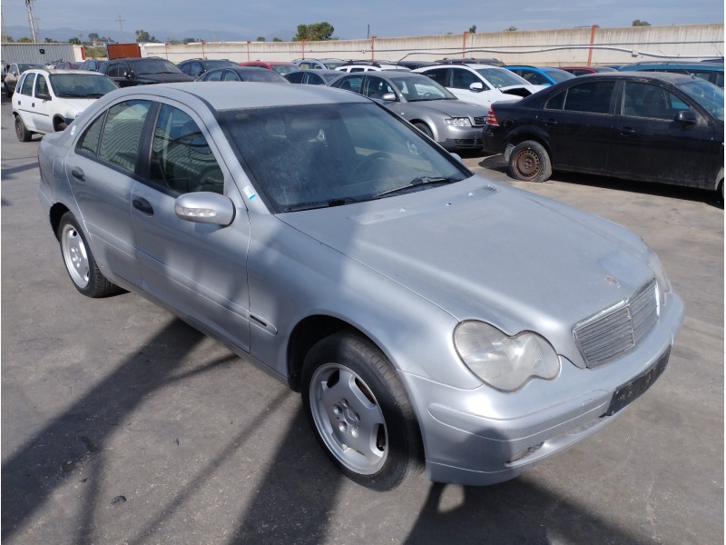 mercedes-benz clase c (w203) berlina del año 2002