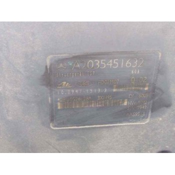 mercedes-benz clase c (w203) berlina del año 2001