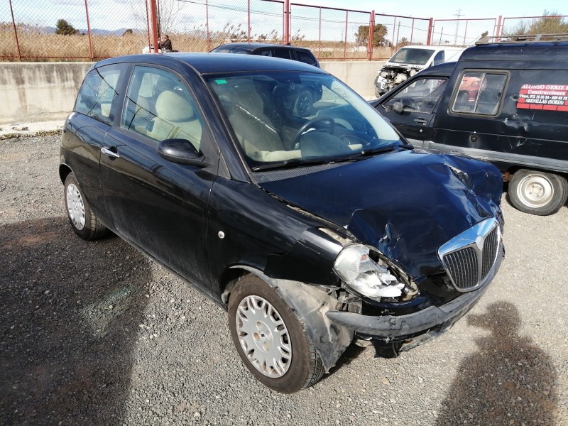 LANCIA YPSILON (101)