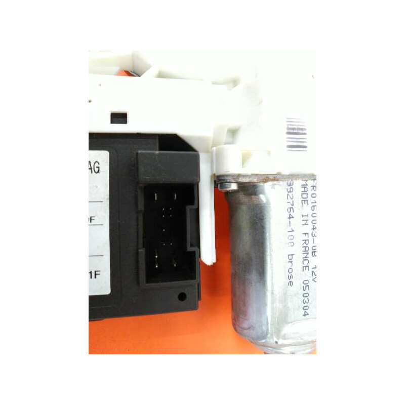 MOTOR ELEVALUNAS TRASERO DERECHO 5WK11509F
