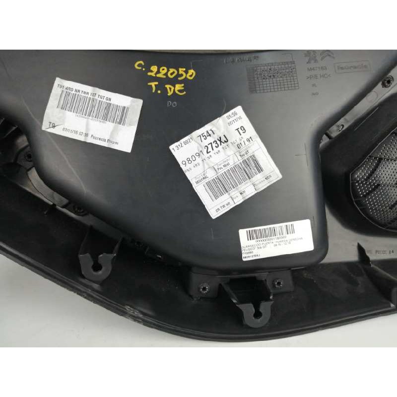 GUARNECIDO PUERTA TRASERA DERECHA