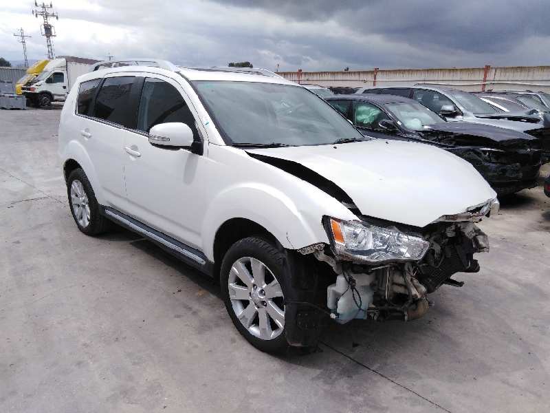 MITSUBISHI OUTLANDER (CW0)