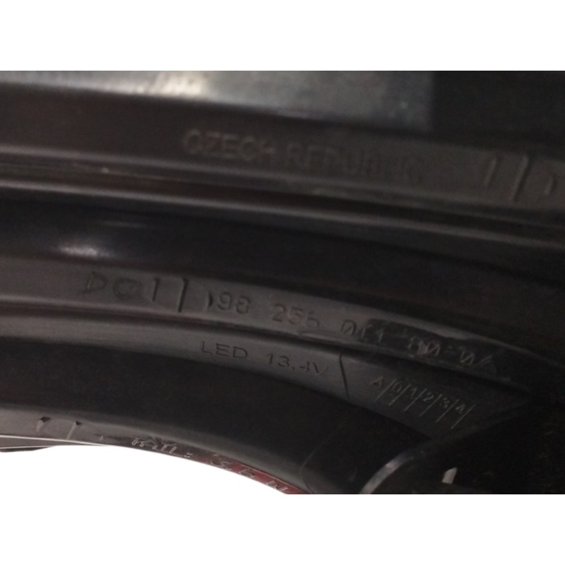 PILOTO TRASERO DERECHO