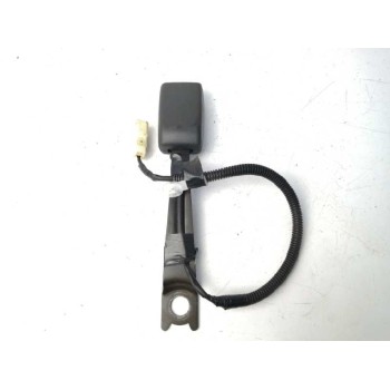 Recambio de enganche cinturon izquierdo para toyota yaris (ksp9/scp9/nlp9) 1.4 turbodiesel cat referencia OEM IAM 3C5532510 DELA