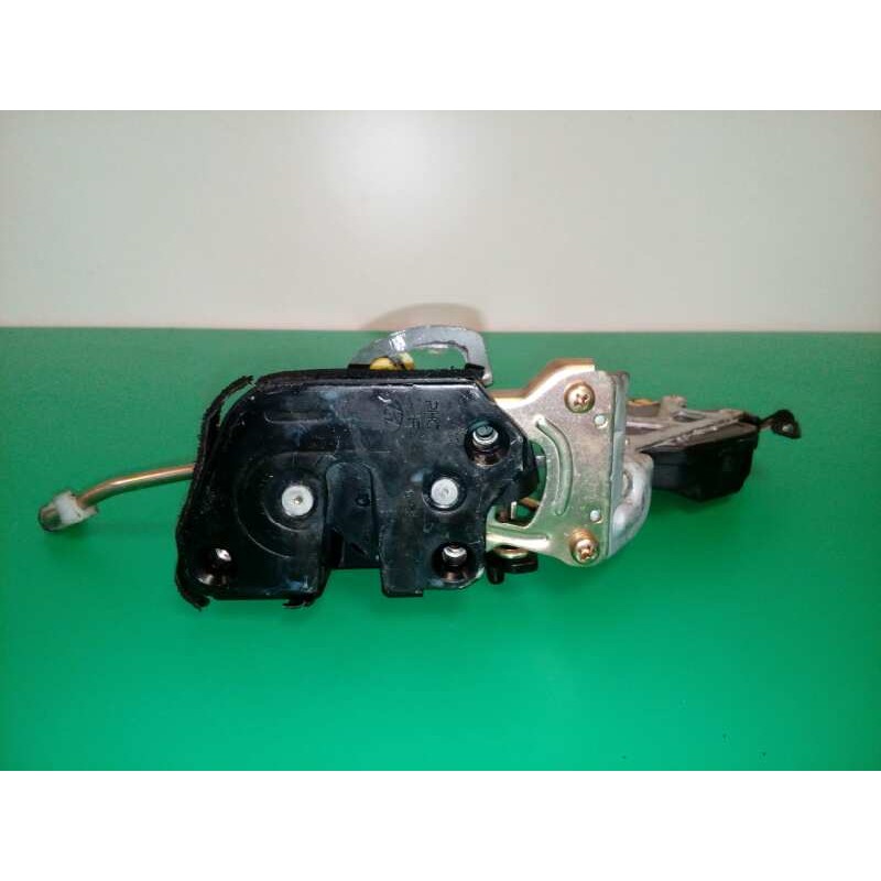 Recambio de cerradura puerta trasera derecha para hyundai trajet (fo) 2.0 crdi gls referencia OEM IAM   