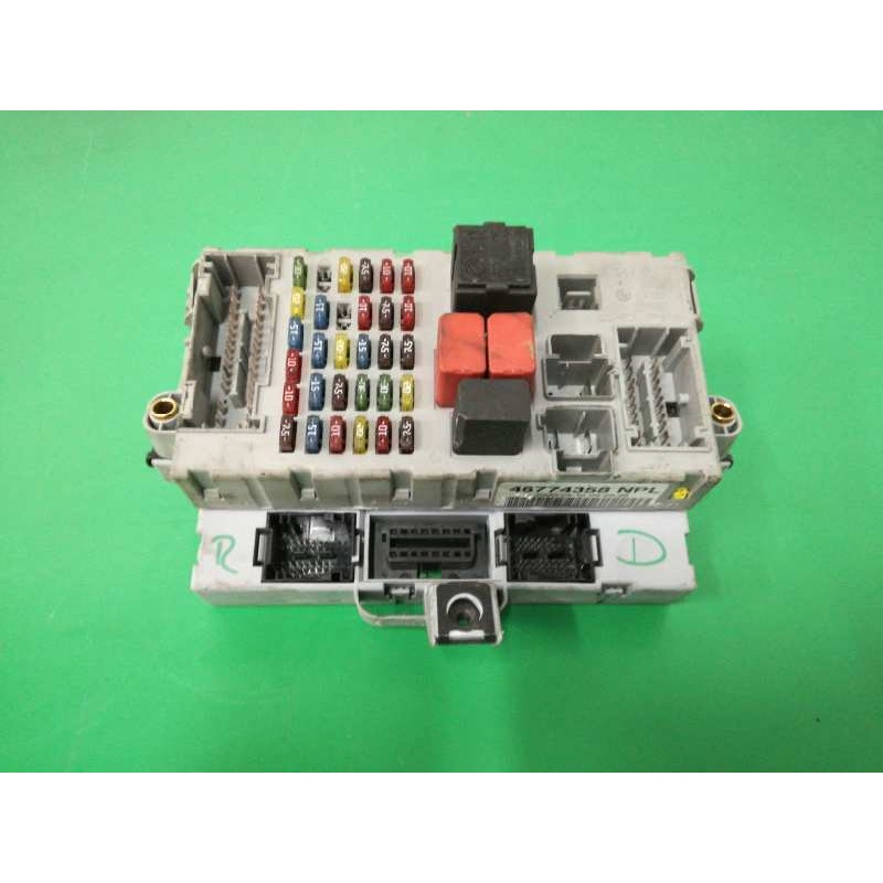 Recambio de caja reles / fusibles para fiat punto berlina (188) 1.9 d elx (i) referencia OEM IAM 46774358  