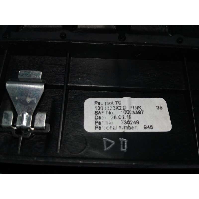 REJILLA AIREADORA LADO DERECHO