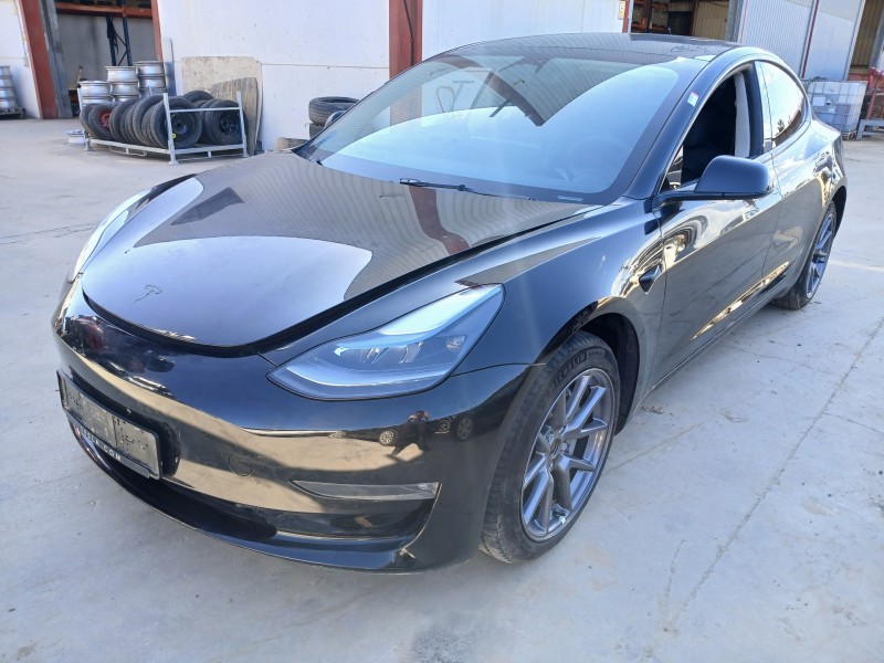TESLA MODEL 3 (5YJ3)