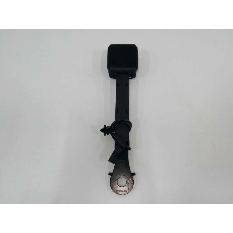 Recambio de enganche cinturon derecho para volkswagen polo 1.0 tsi referencia OEM IAM 6F0857755B DELANTERO 