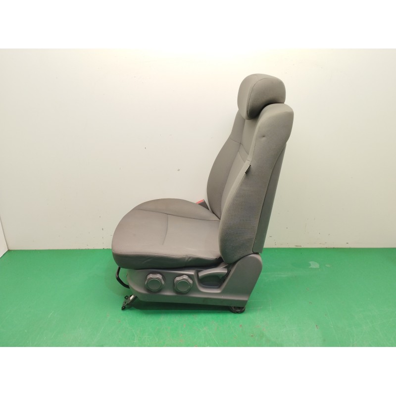 ASIENTO DELANTERO IZQUIERDO