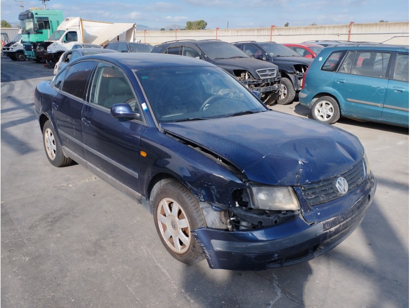 VOLKSWAGEN PASSAT BERLINA (3B2)