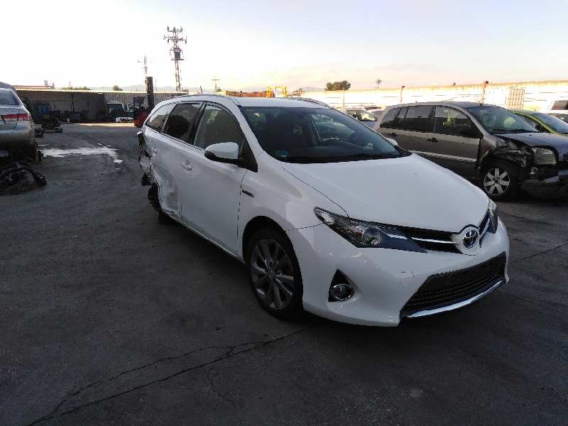 TOYOTA AURIS TOURING SPORTS (E18)