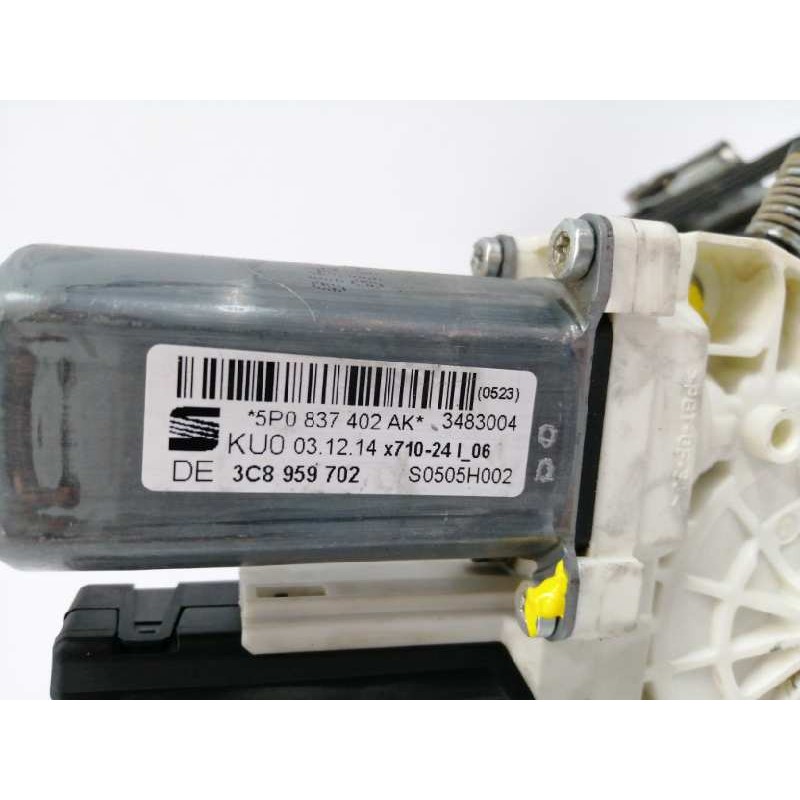 ELEVALUNAS DELANTERO DERECHO